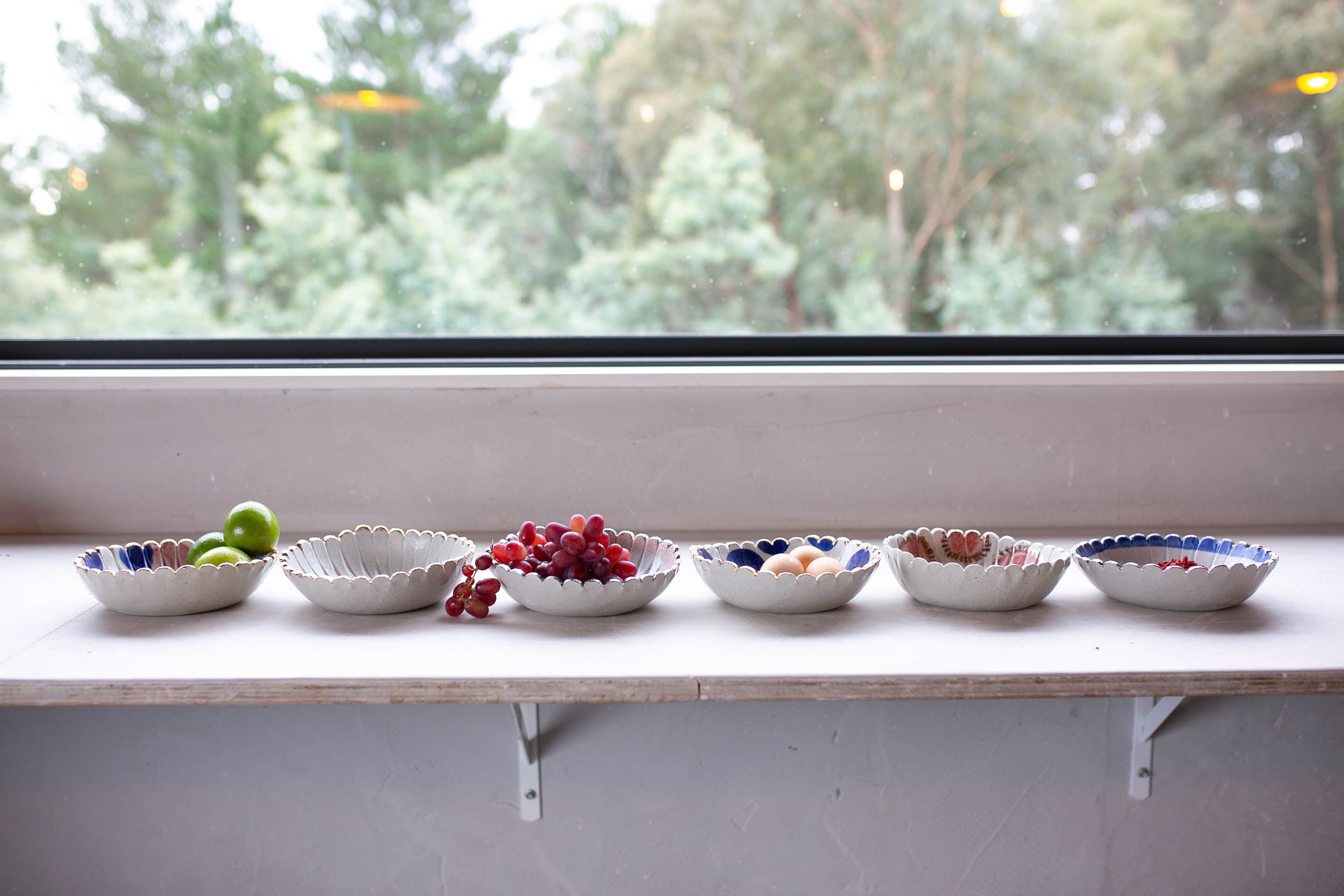 アンソロポロジー　BRIDGET BODENHAM ボウル　3点 2 Anthropologie Bridget Bodenham Bowls Yesteryear Blue And
