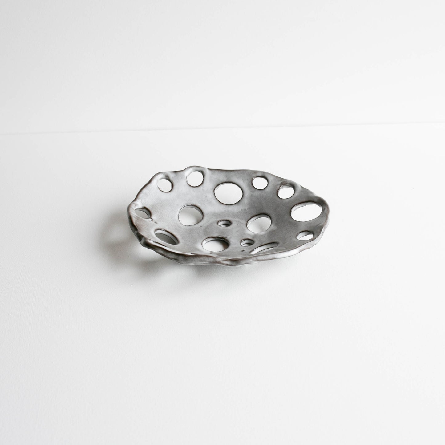 Stoneware lotus bowl | Deanne |