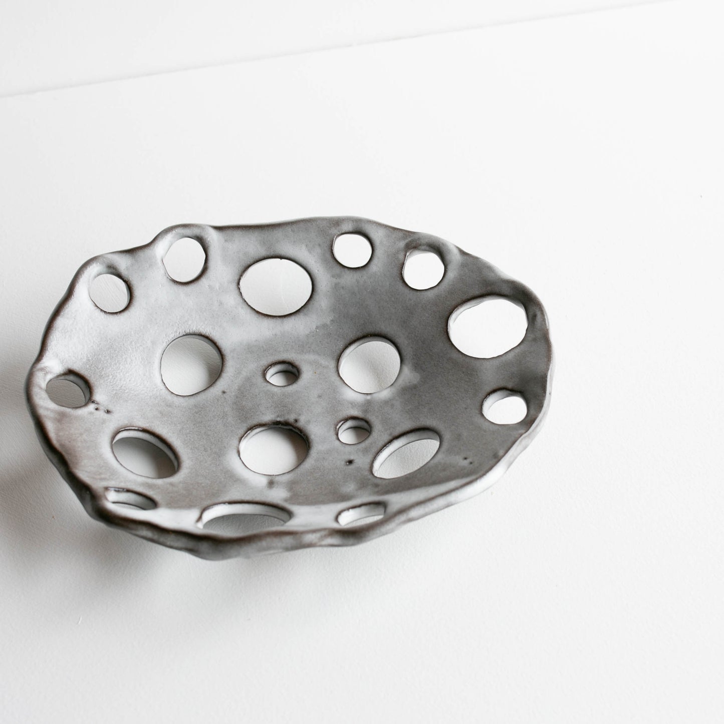 Stoneware lotus bowl | Deanne |