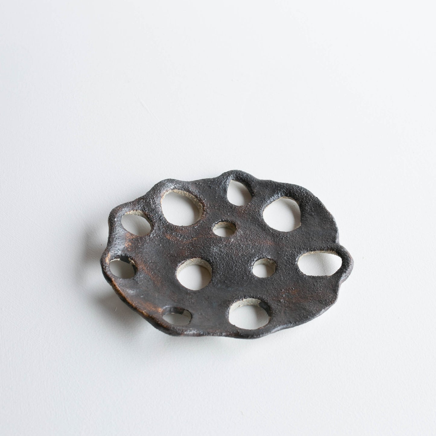 Stoneware lotus bowl | Anna |