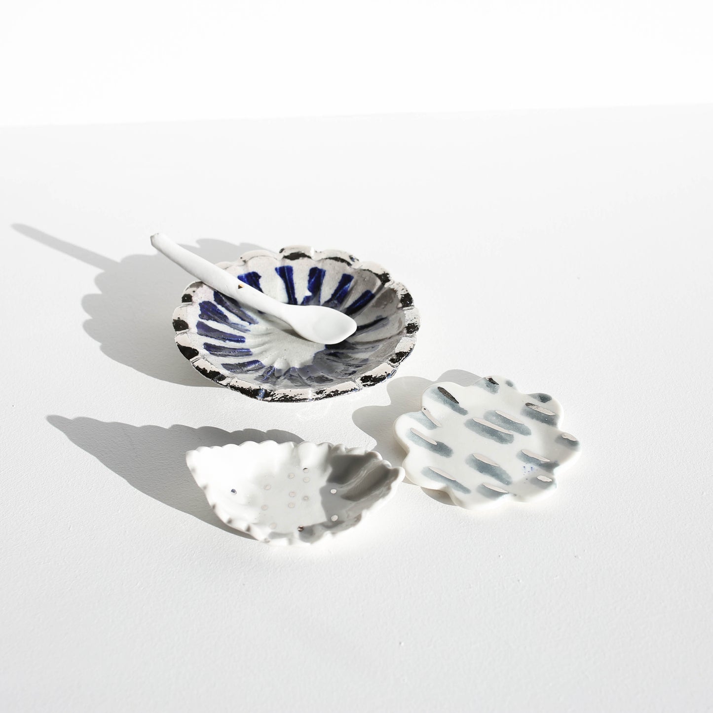 Porcelain mini dish set