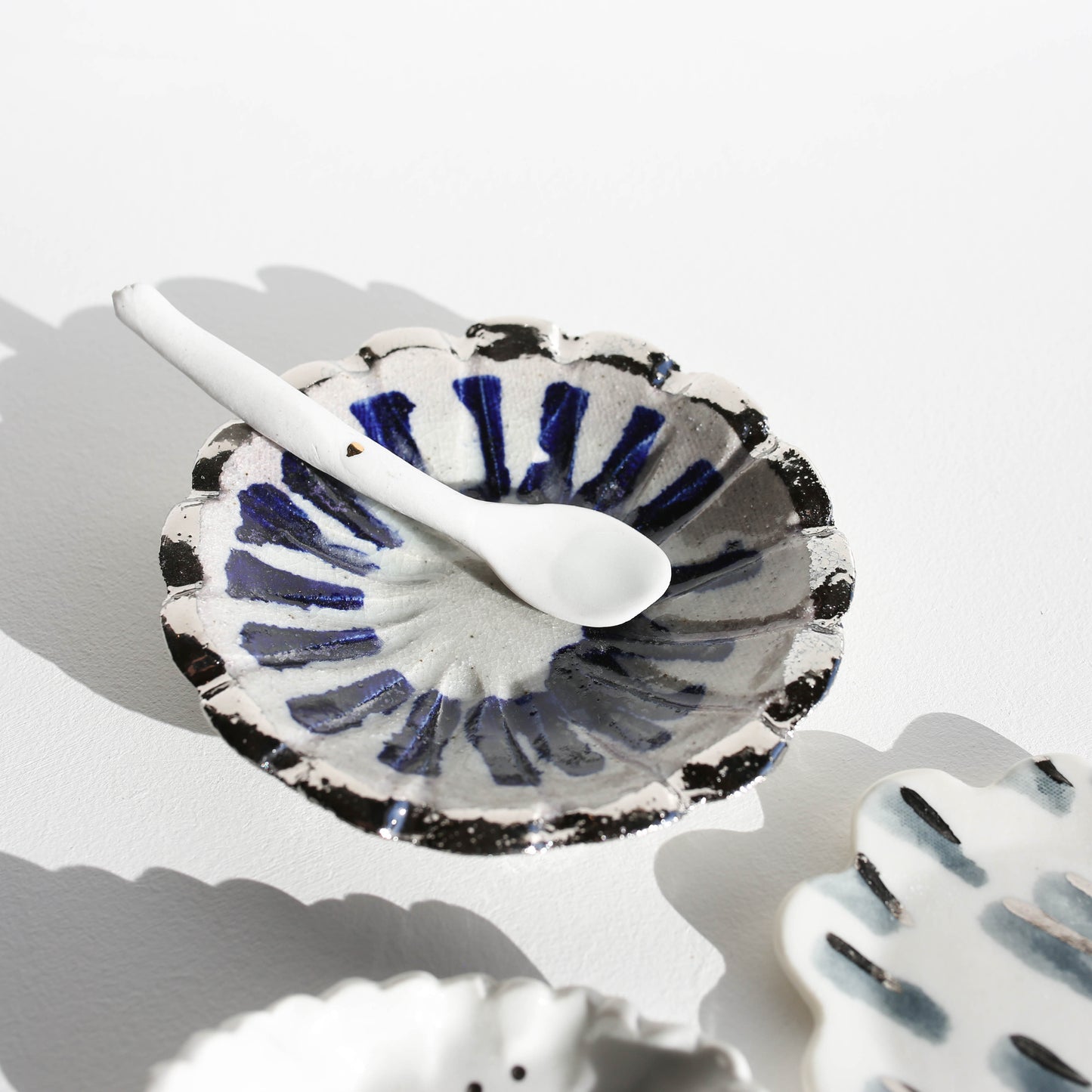Porcelain mini dish set