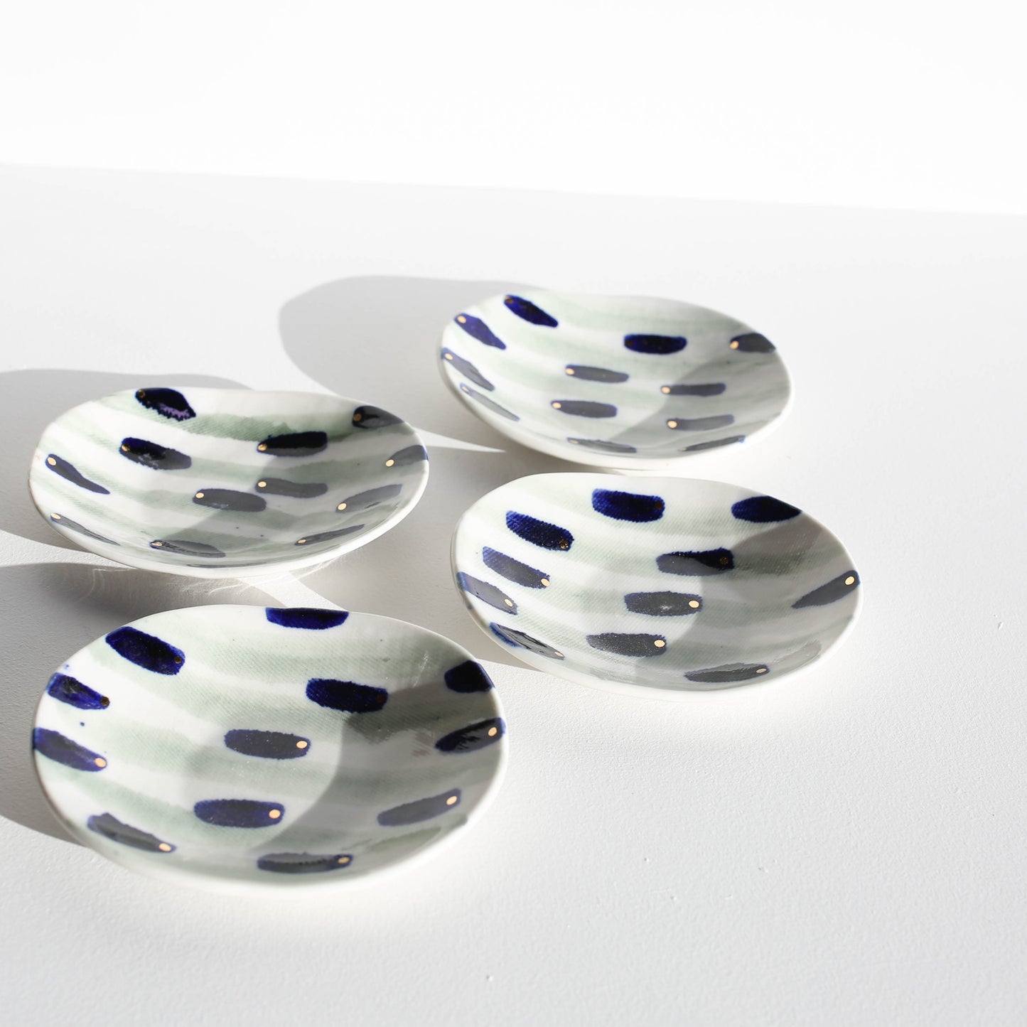 Porcelain mini dish set