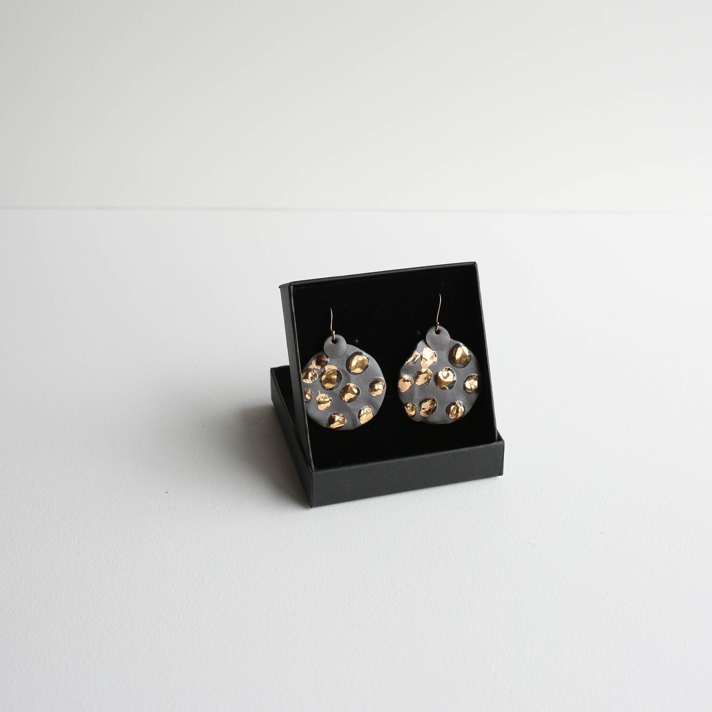 Large earrings | Porcelain | GOLD