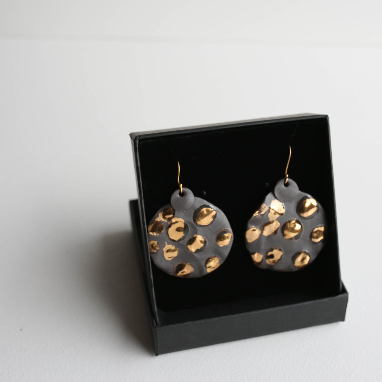Large earrings | Porcelain | GOLD