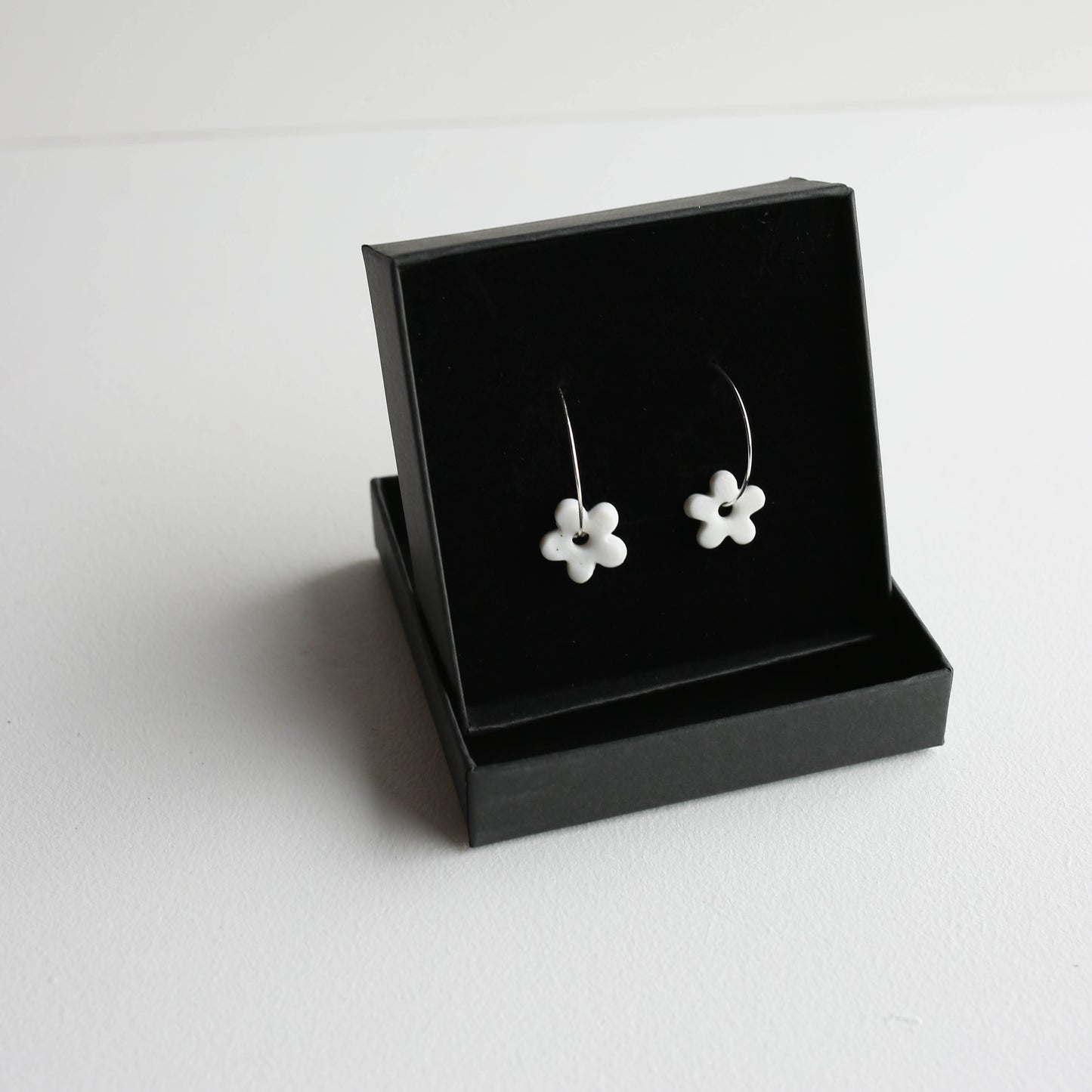 Medium earrings | Porcelain |