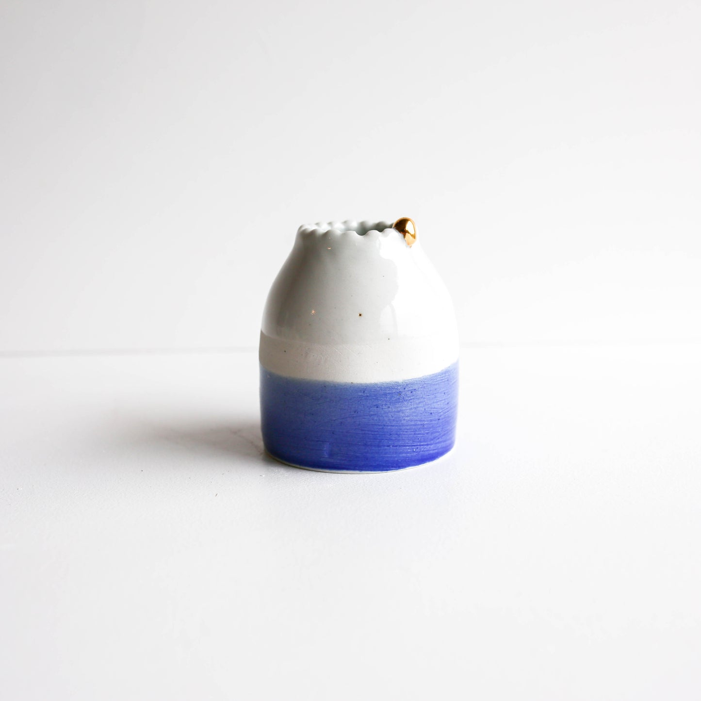 Katrina vase | Stoneware vase GOLD