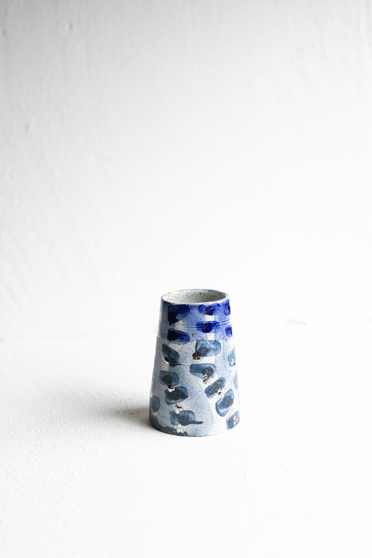 Ruth Vase Silver DETAIL