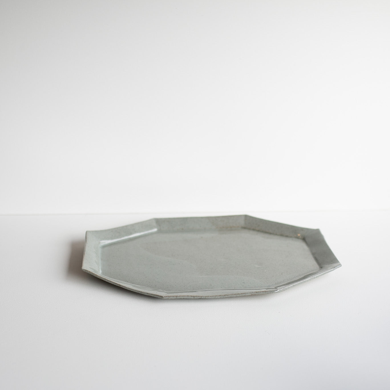Nuetral platter 6