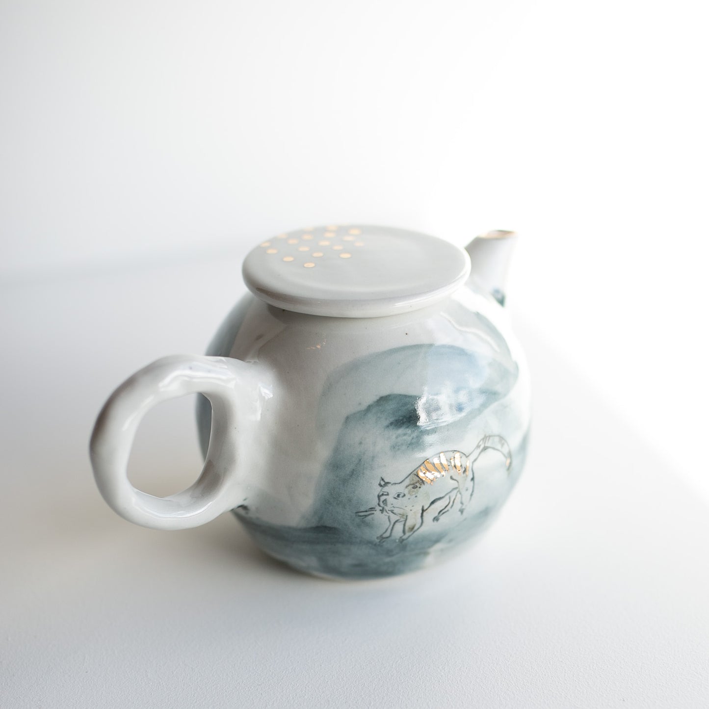 Teapot- Clarissa the Cat | Gold