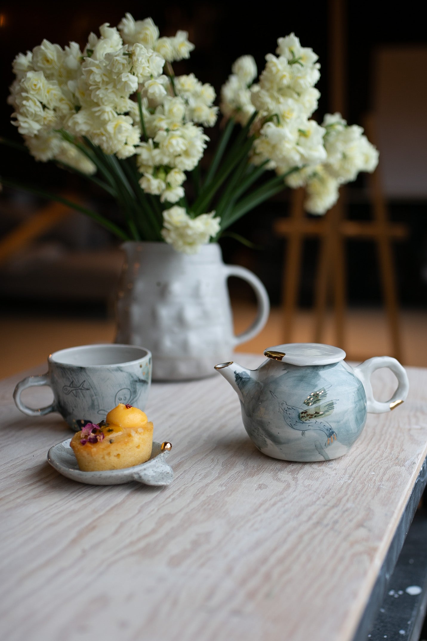 Teapot- Trout and crab | Gold