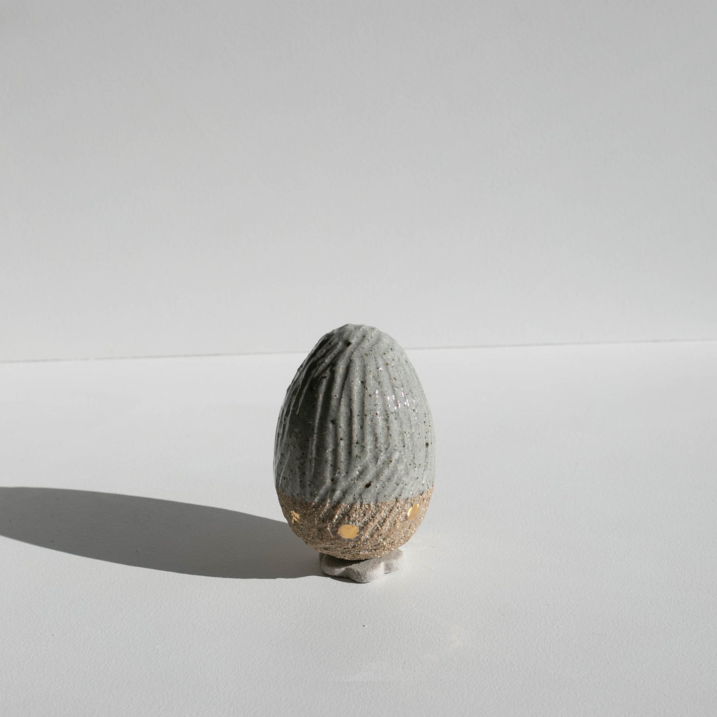 GOLD Flower egg rest