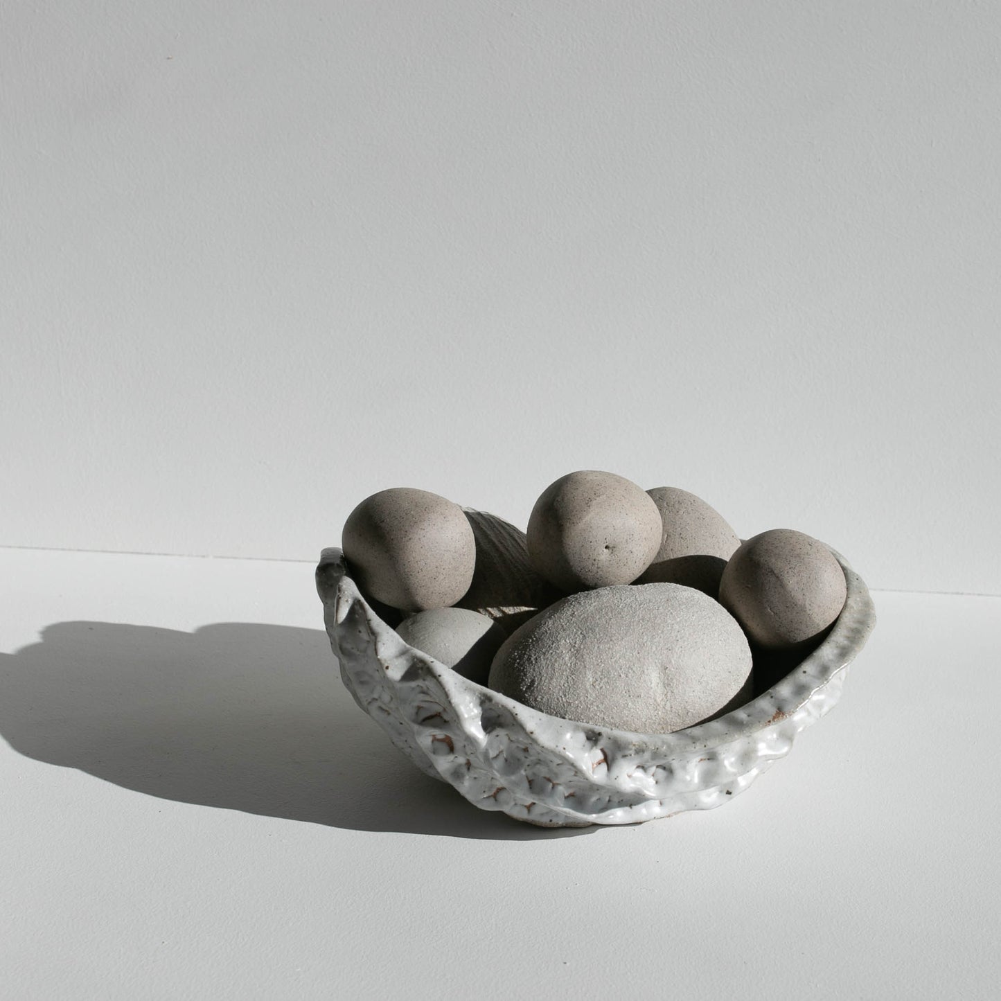 Nest bowl with natural eggs