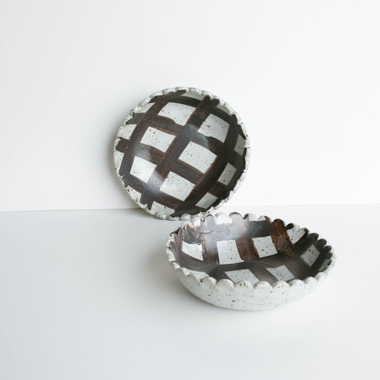Natural white with iron cross | Large Flower Bowl set