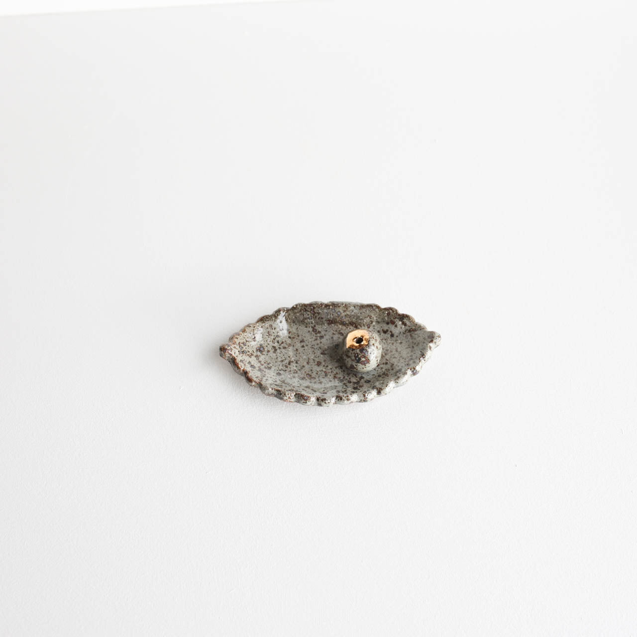 Hilda | Stoneware flower Incense holder