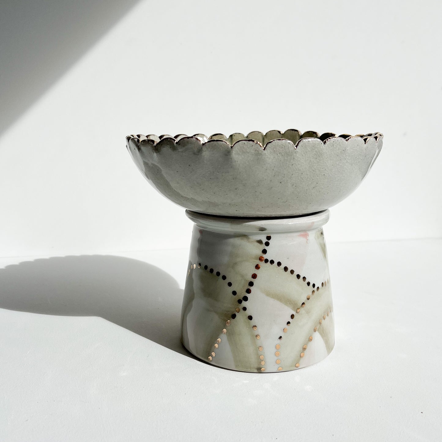 Charlotte | Petal pedestal bowl l GOLD | Medium