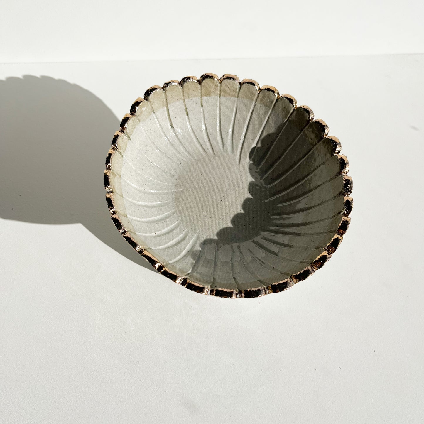 Aurora | Petal pedestal bowl l GOLD | Large
