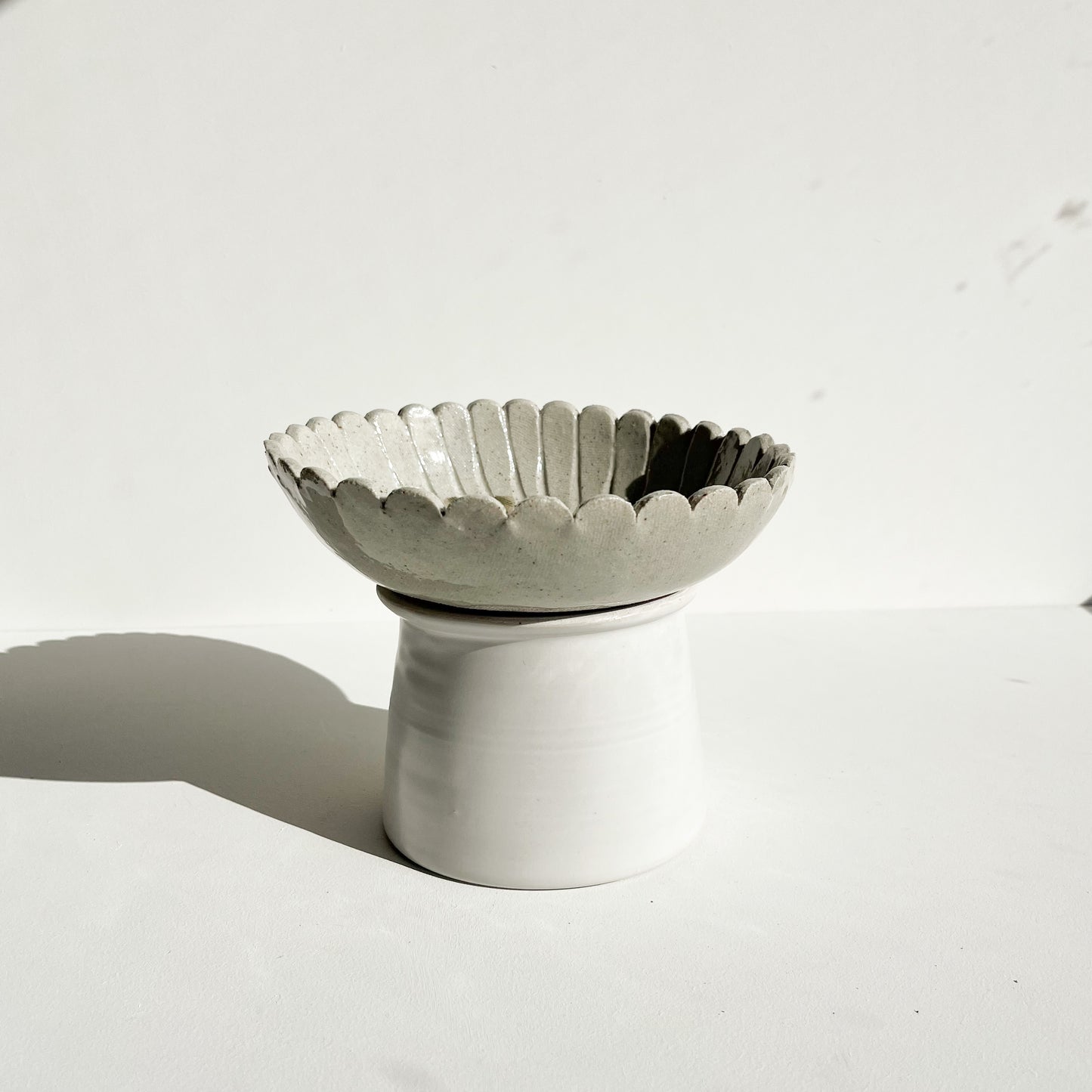 Willa | Petal pedestal bowl l GOLD | Large