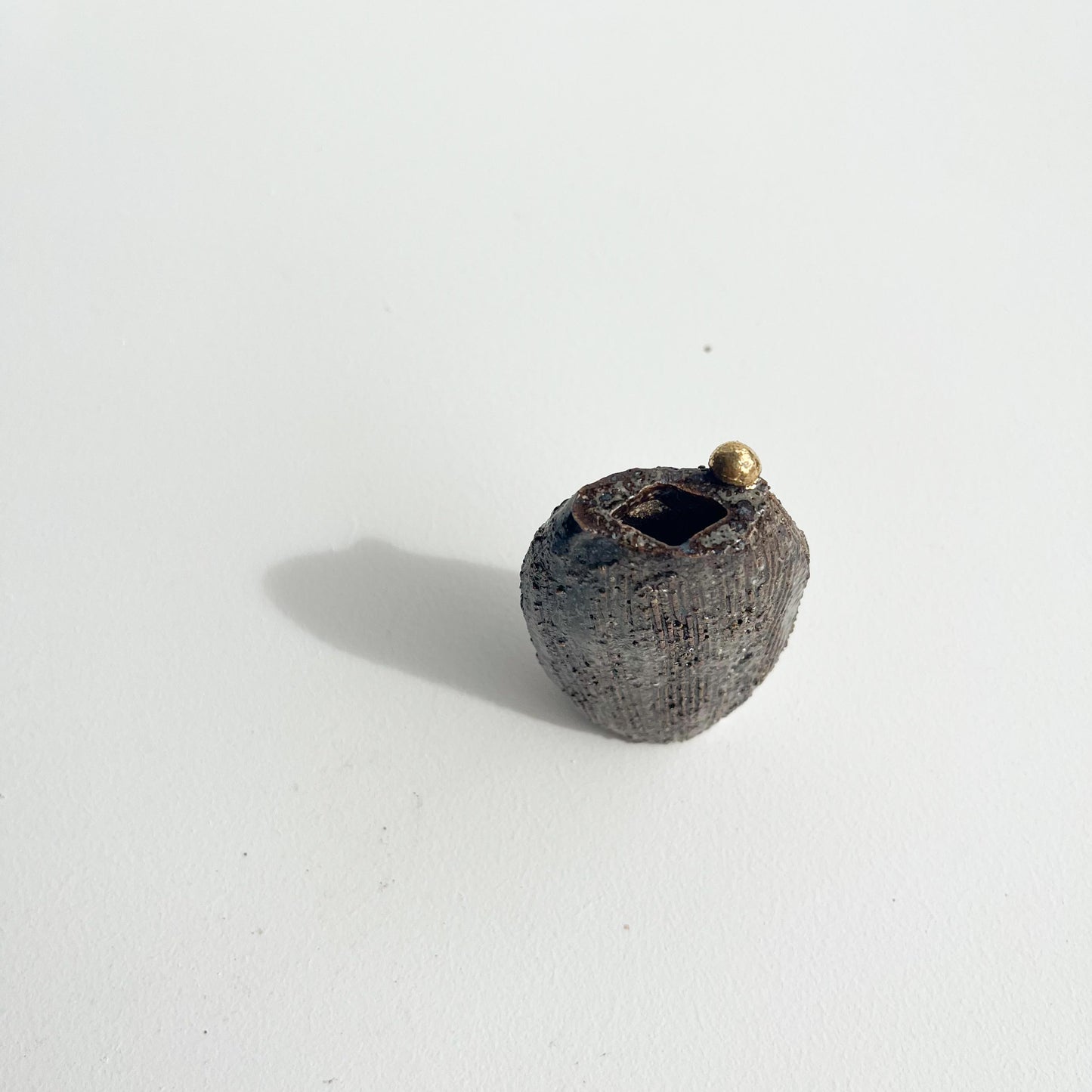 Molly rock vase