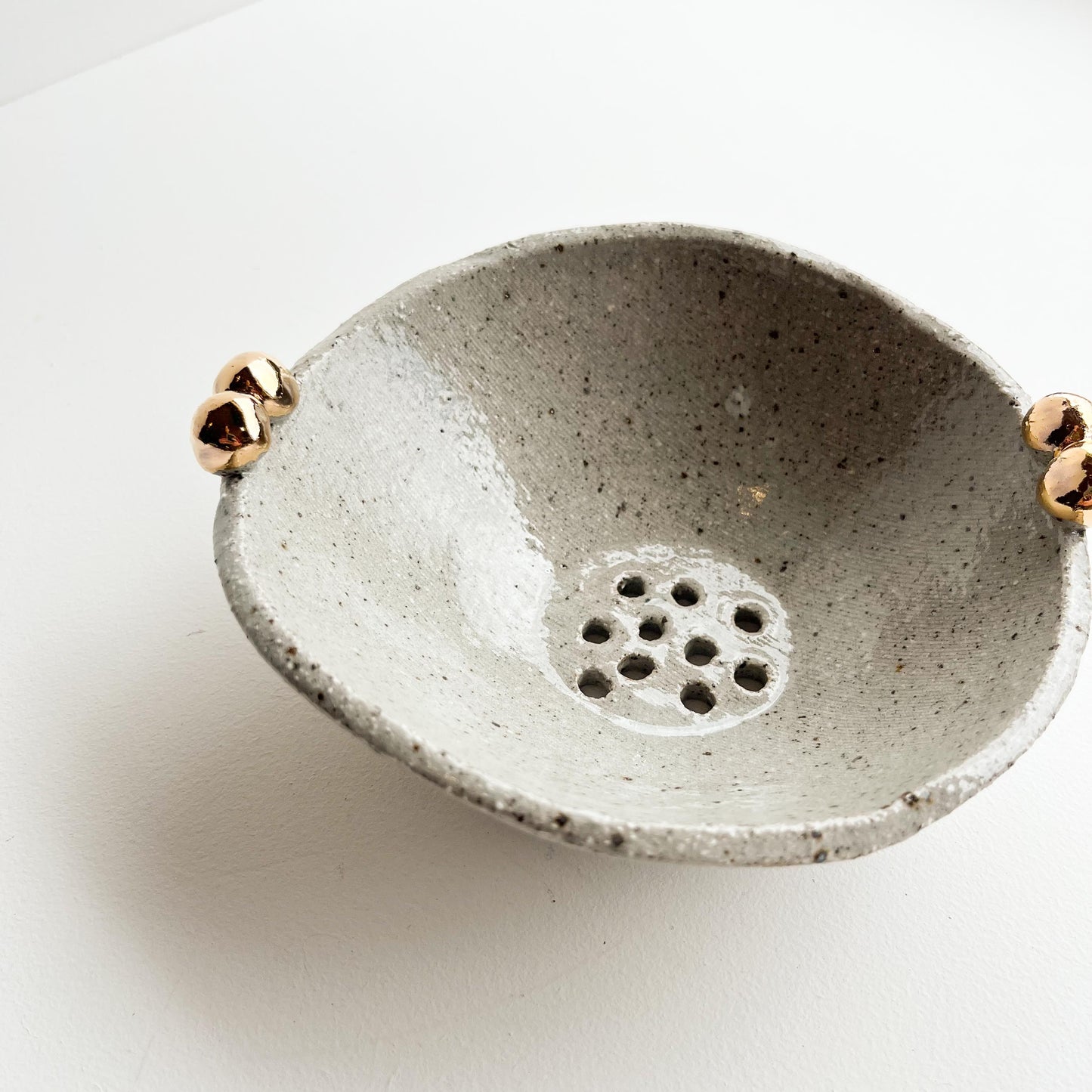 Ruth | berry strainer