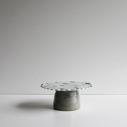 Matilda cake stand