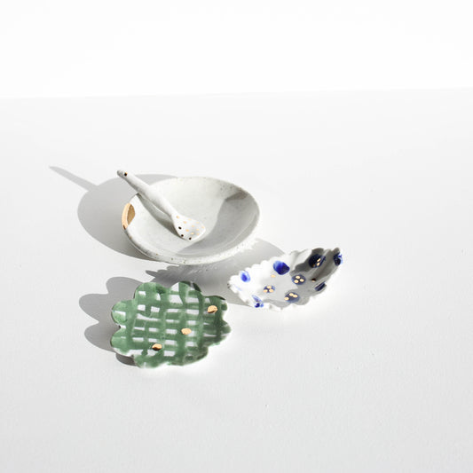 Porcelain mini dish set