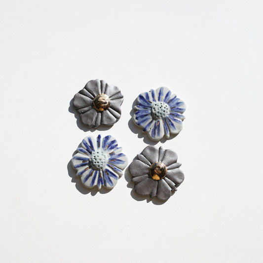 Stoneware set of three flowers for the wall (GOLD)