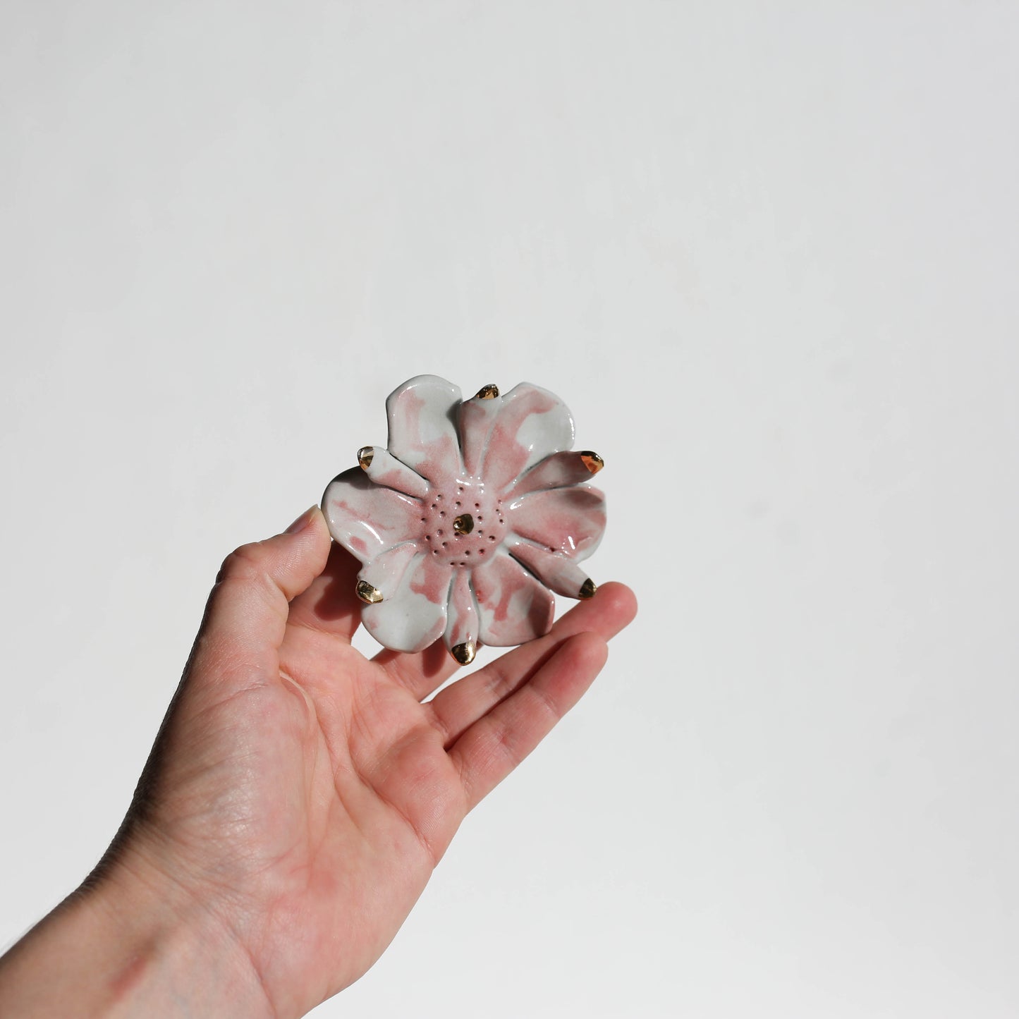 Stoneware flower for the wall (GOLD)