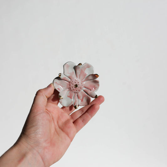 Stoneware flower for the wall (GOLD)