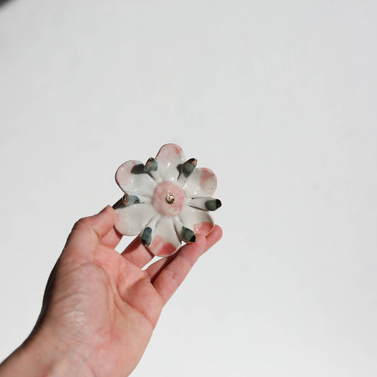 Stoneware flower for the wall (GOLD)