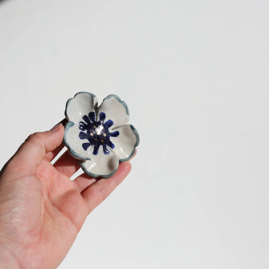 Stoneware flower for the wall (GOLD)