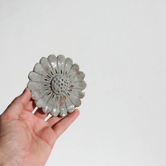 Stoneware flower for the wall (GOLD)