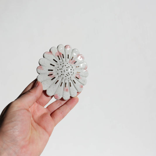 Stoneware flower for the wall (GOLD)