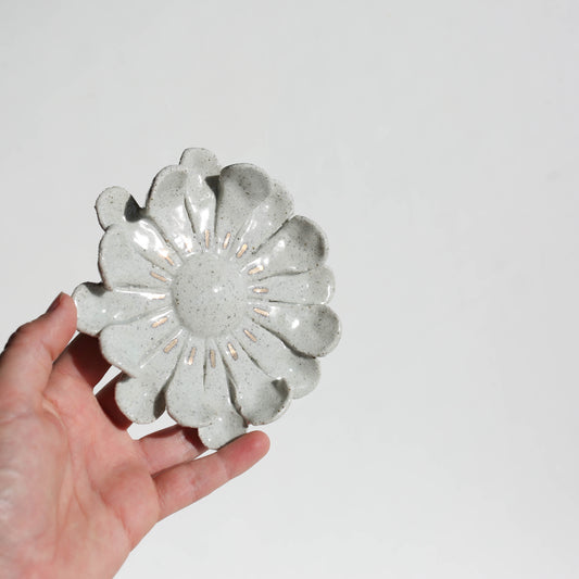Stoneware flower for the wall (GOLD)