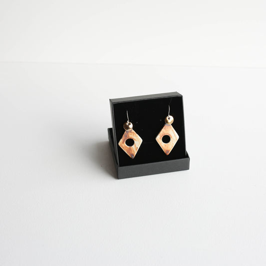 Medium earrings | Porcelain | GOLD