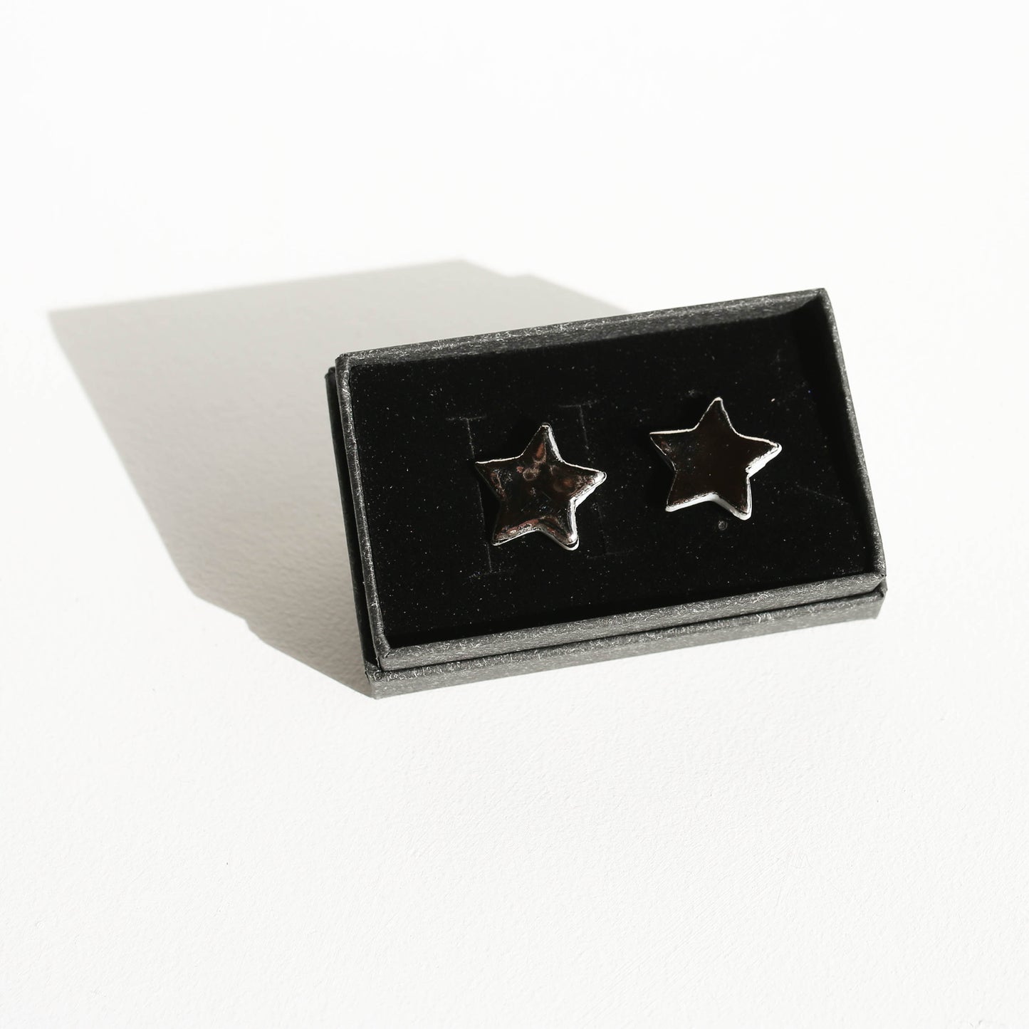 Stud earrings | Porcelain | PLATINUM