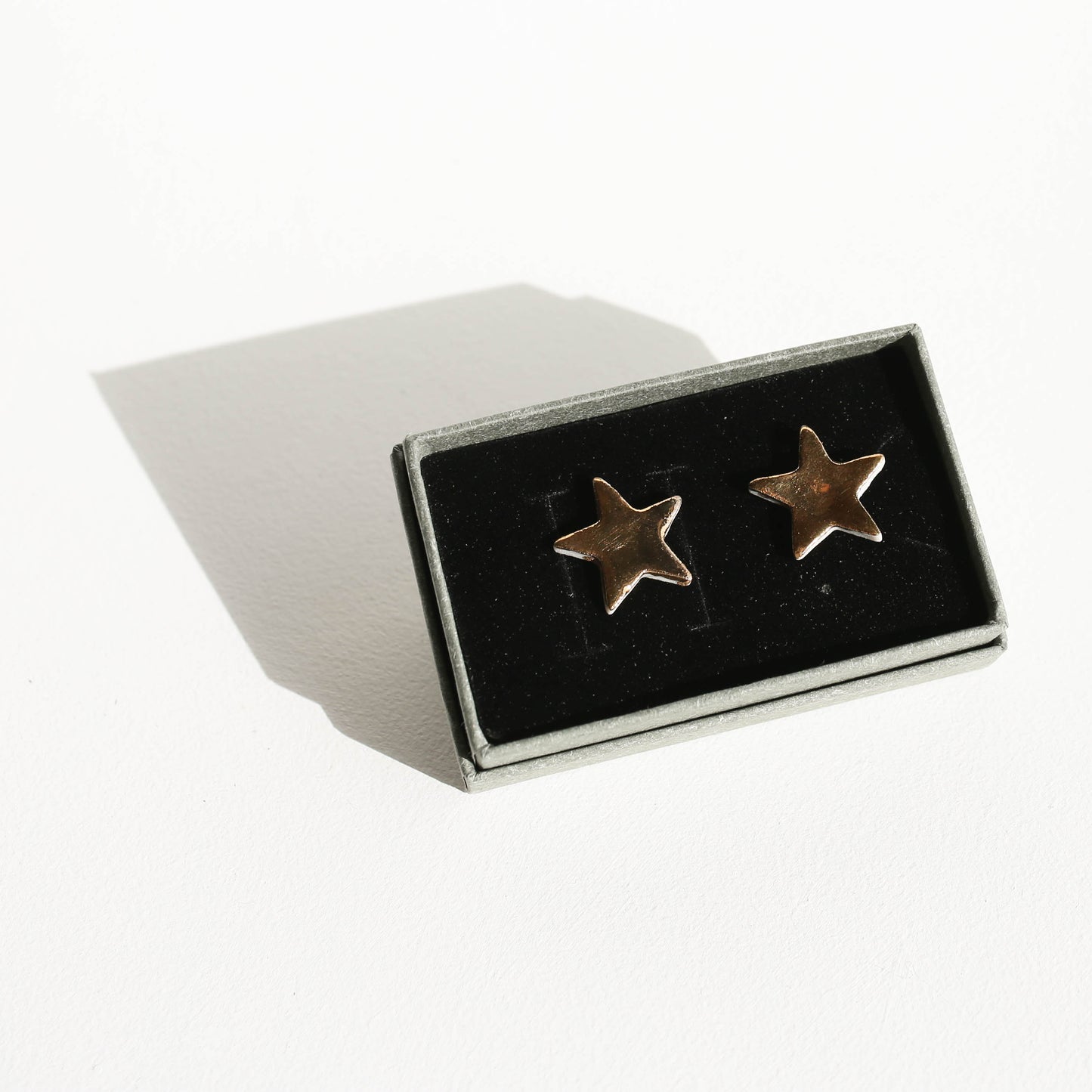 Stud earrings | Porcelain | GOLD