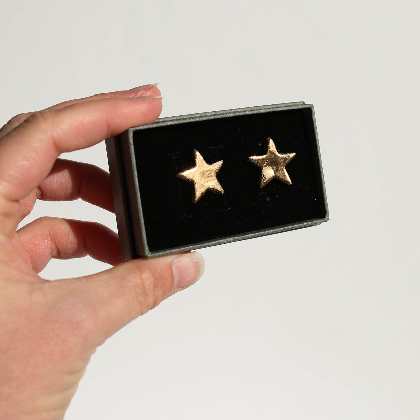 Stud earrings | Porcelain | GOLD
