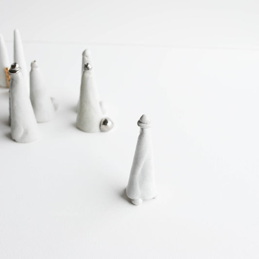 Ring stand | Porcelain |