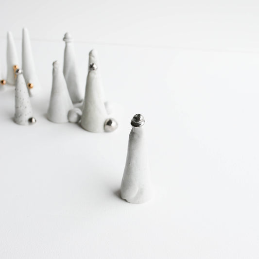 Ring stand | Porcelain |  Platinum
