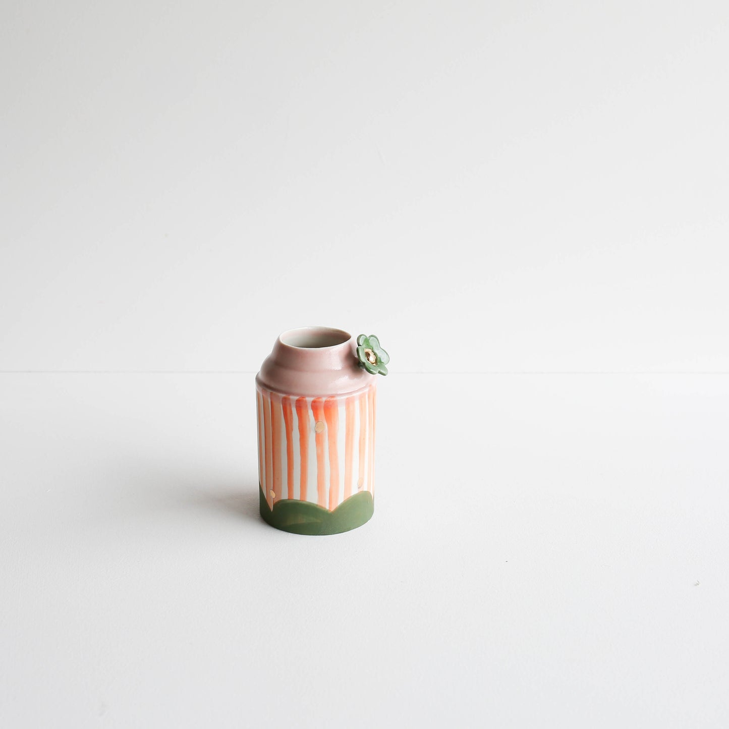 Butterfly vase | Stoneware vase GOLD