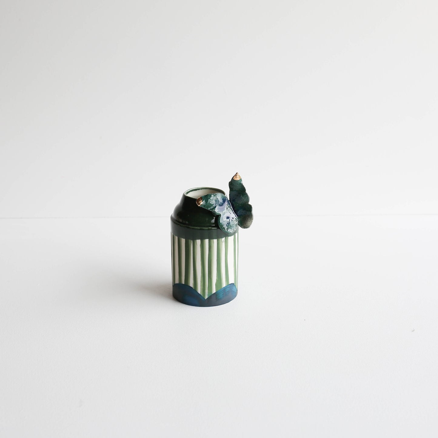 Butterfly vase | Stoneware vase GOLD