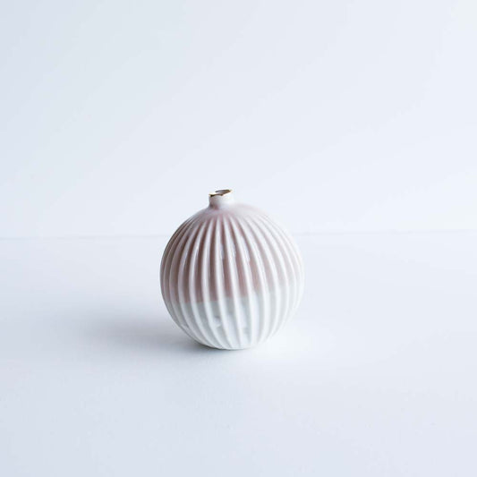 Urchin vase | Stoneware vase GOLD