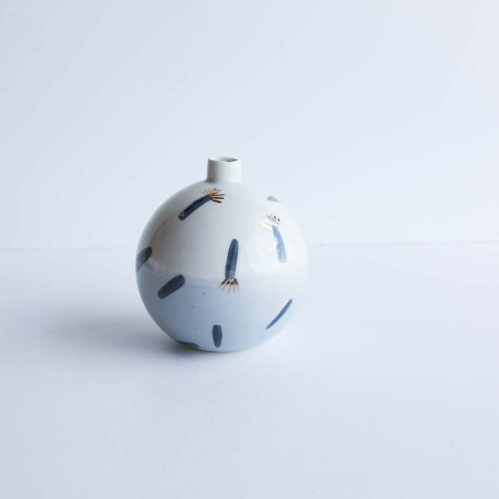 Orb vase | Stoneware vase GOLD