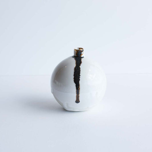 Orb vase | Stoneware vase GOLD
