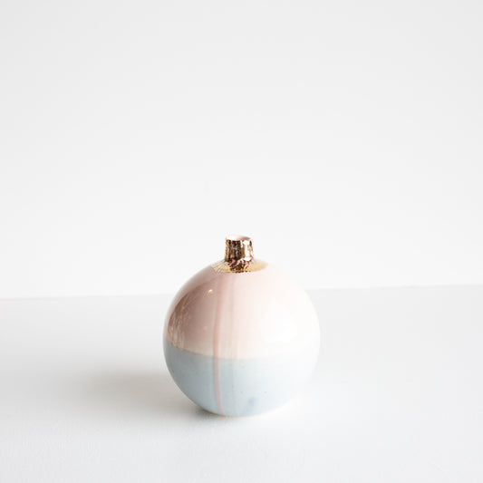 Orb vase | Stoneware vase GOLD