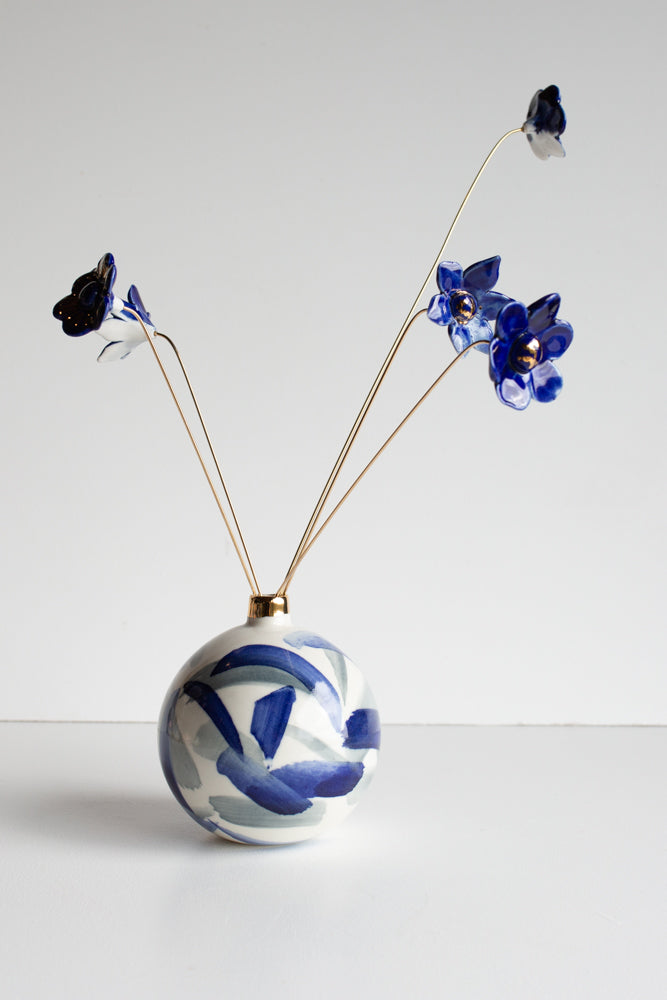 Orb vase | Stoneware vase GOLD
