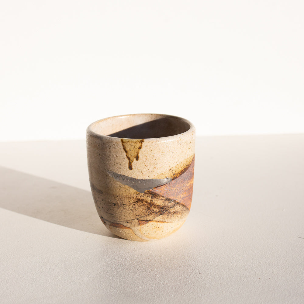 Mountains and rivers Beaker