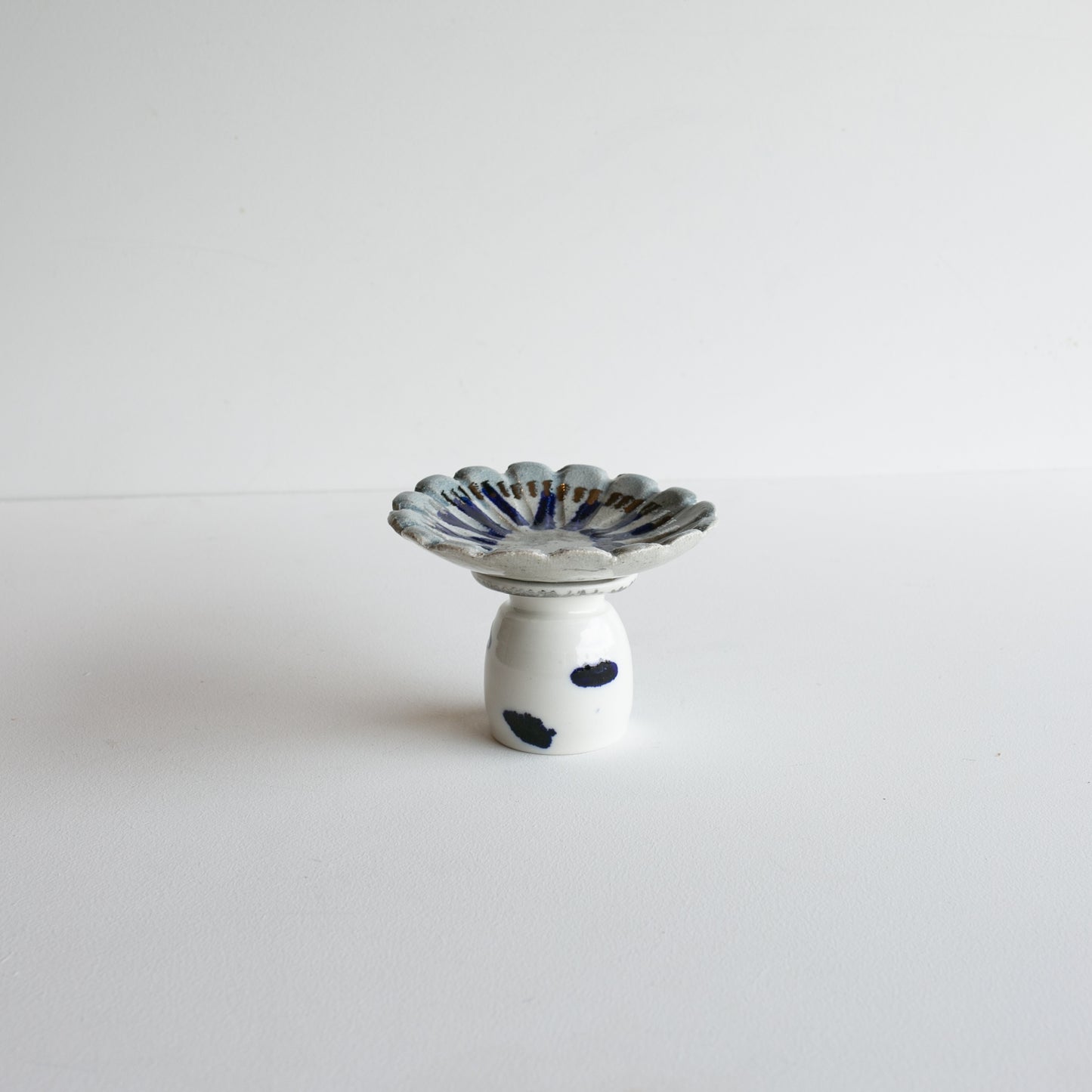 LILY PLATINUM detail cake stand Mini