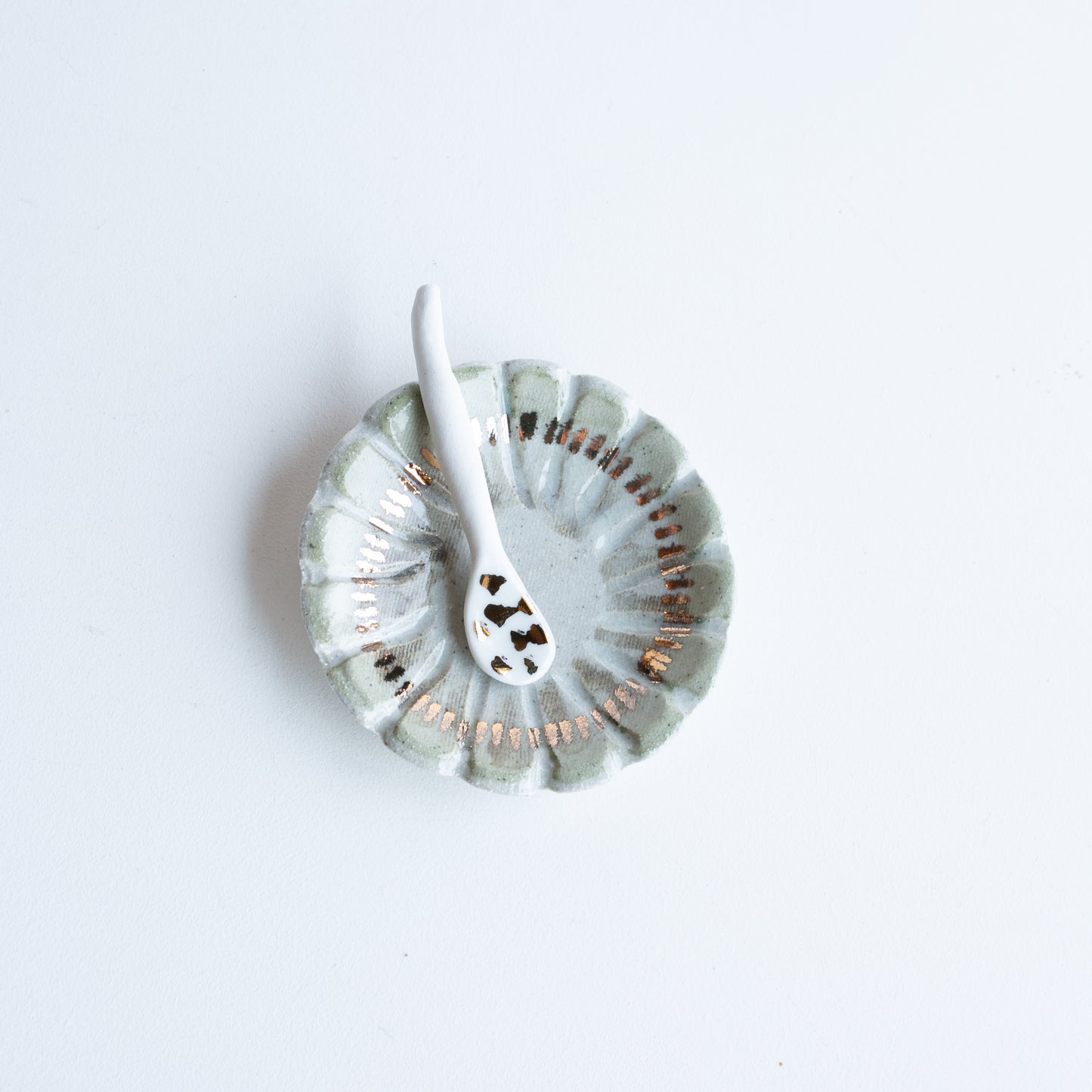 Rachel GOLD | Small Flower dish and spoon